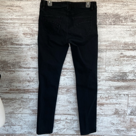 Cabi Skinny Jeans Style 189 - Picture 3 of 7